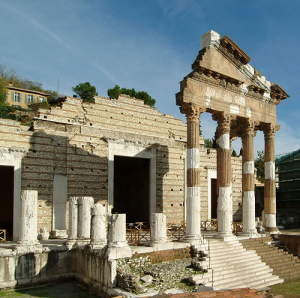 La facciata del Tempio Capitolino - Capitolium a Brescia.